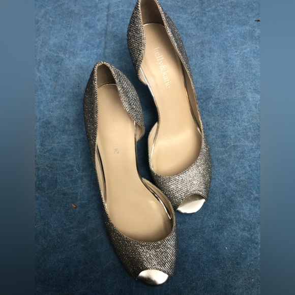 Tahari Shoes - Tahari 8 1/2 medium silver heels. Barely worn